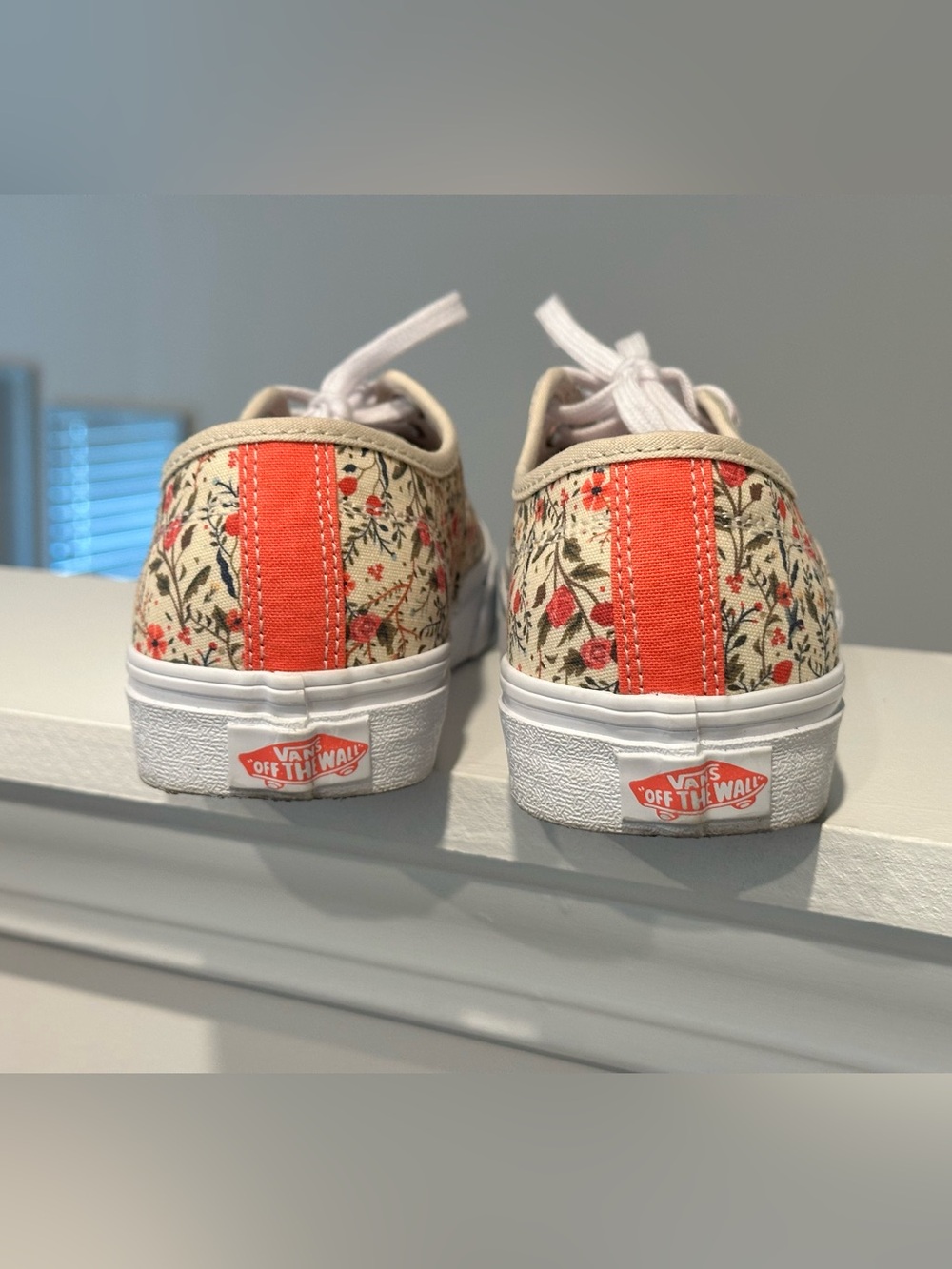 Vans Beige Canvas Floral Lace-Up Sneakers with Red Accents - Picture 3 of 3
